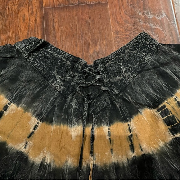 Shore Line - Bikini Coverup, Black & Gold Halter & Skirt, One Size Fits All - Picture 3 of 4